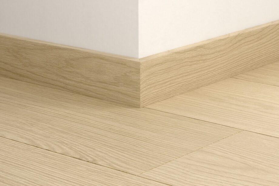Sockelleiste Quick-Step Buttermilk Oak für LVT Vinylboden, wasserfest, 12x58x2400 mm