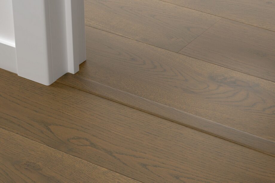 qswincp05676-1 Incizo 5-in-1 Übergangsprofil Quick-Step Brown Vintage Oak Extra Matt für Parkett, Holzfurnier, 17x54x2150 mm