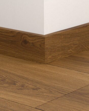 Sockelleiste Quick-Step Botanic Caramel Oak für LVT Vinylboden, wasserfest, 12x58x2400 mm