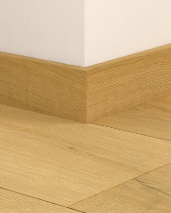 Sockelleiste Quick-Step Brushed Oak Honey für LVT Vinylboden, wasserfest, 12x58x2400 mm