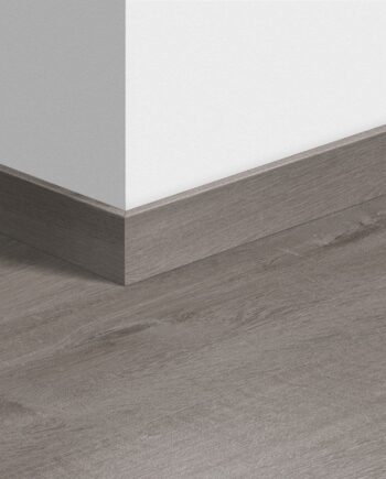 Sockelleiste Quick-Step Cotton Oak Cozy Grey für LVT Vinylboden, wasserfest, 12x58x2400 mm