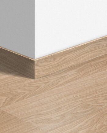 Sockelleiste Quick-Step Pure Oak Blush für LVT Vinylboden, wasserfest, 12x58x2400 mm