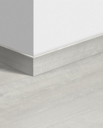 Sockelleiste Quick-Step Snow Pine für LVT Vinylboden, wasserfest, 12x58x2400 mm