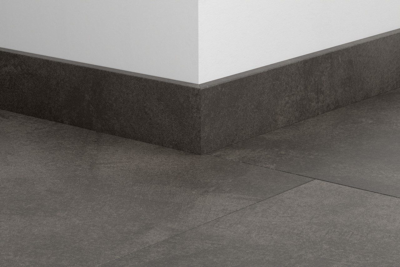 Sockelleiste Quick-Step Soft Graphite für LVT Vinylboden, wasserfest, 12x58x2400 mm